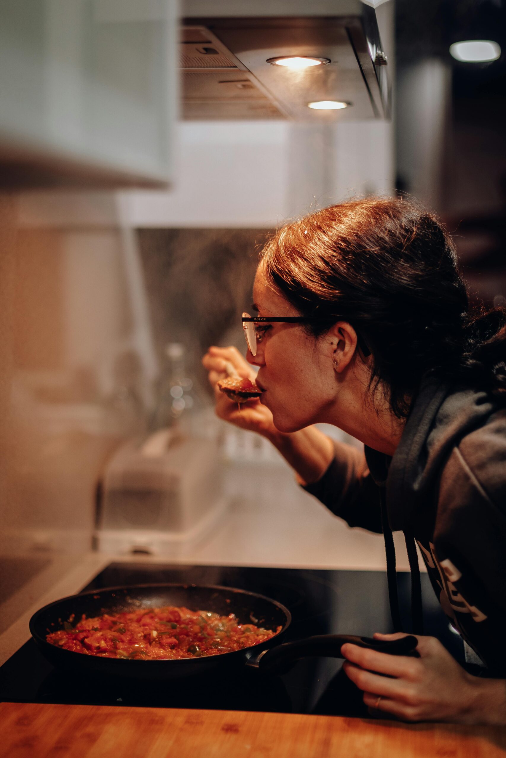 Cooking Hacks for Quicker Meal Prep: A Student’s Guide to Eating Well on a Tight Schedule